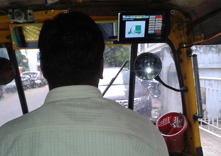 Bajaj dan kendaraan umum lainnya juga bisa canggih