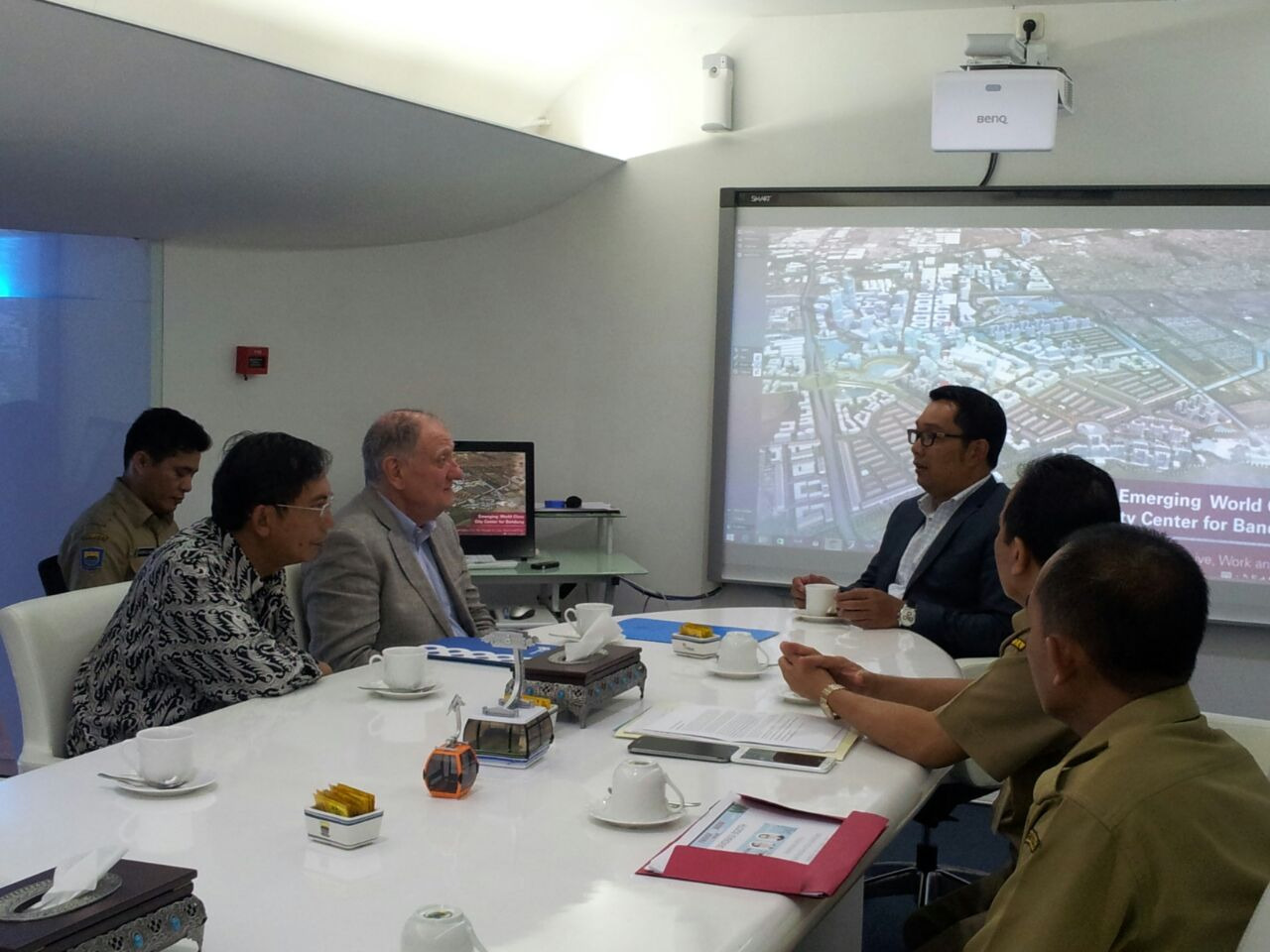 Ridwan Kamil bertemu dengan Dewan Smart City | Sumber: Tech In Asia Indonesia