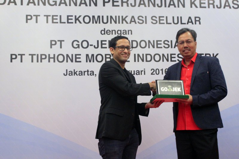 kerjasama gojek dan telkomsel