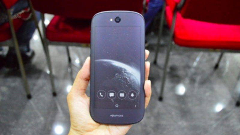 layar belakang yotaphone 2 jakarta