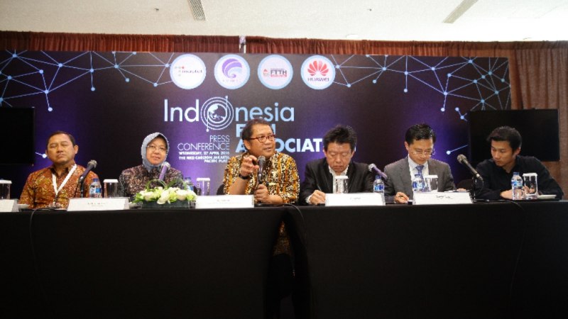 IFA bersama tri risma harini dan rudiantara