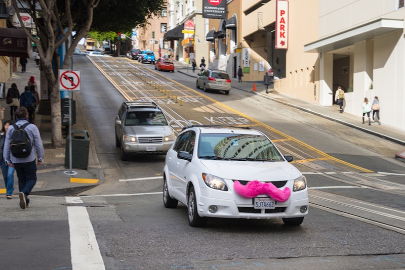 Mobil Lyft, yang sedang melaju di jalanan San Francisco