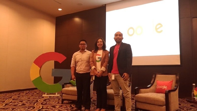 (Kiri ke kanan): Dimas Ibrahim Aska (Head of Media Relation Toyota Astra Motor), Amalia Fahmi (Industry Head Google Indonesia), dan Abraham Hutagalung (Industry Analyst Google Indonesia).