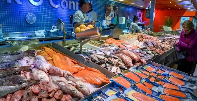 Pasar ikan | Ilustrasi