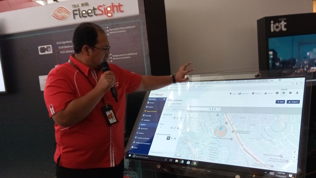 GM Fleet Management Telkomsel, Arief Teguh Hermawan, menjelaskan tampilan dashboard FleetSight