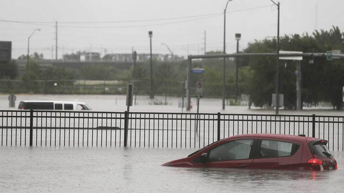 Mobil bekas banjir | Ilustrasi