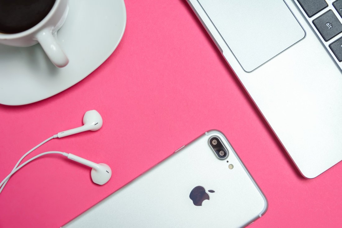 Apple iPhone Macbook | Photo